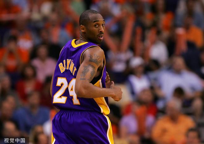 从肋部拉回 从肋部拉回