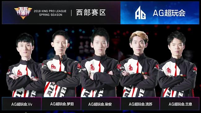 教练组为其 教练组为其